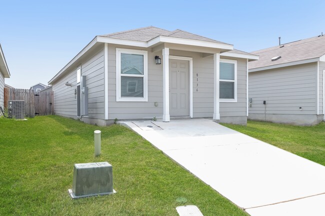 8136 Nube Medina in San Antonio, TX - Building Photo - Building Photo