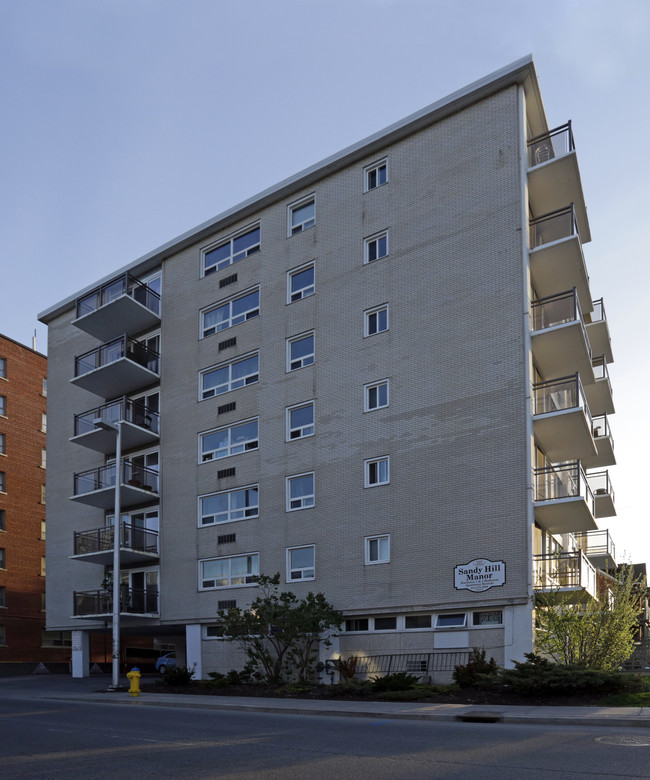 Sandy Hill Manor in Ottawa, ON - Building Photo - Building Photo