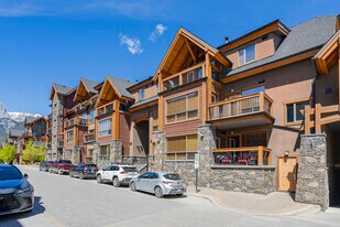 604 Policemans Creek Dr in Canmore, AB - Building Photo