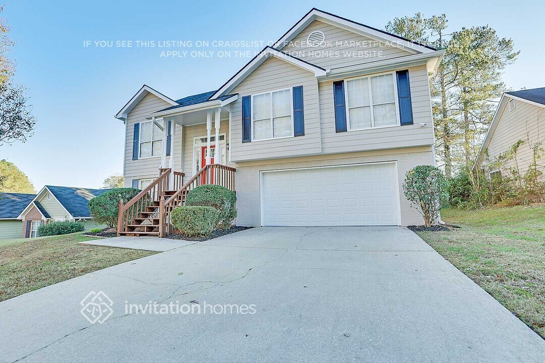 4791 Brasac Dr in Stone Mountain, GA - Foto de edificio