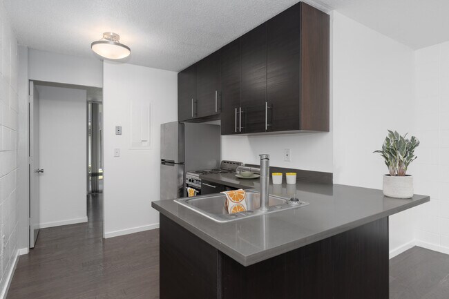 Milan Apartments in Portland, OR - Building Photo - Interior Photo