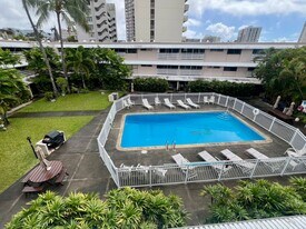 1330 Wilder Ave in Honolulu, HI - Building Photo