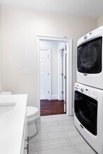 1723 Washington St, Unit 5 in Boston, MA - Foto de edificio - Building Photo