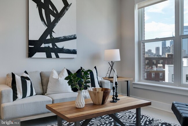 1533 Ridge Ave, Unit 202 in Philadelphia, PA - Building Photo - Building Photo
