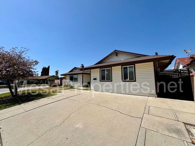 property at 2621 Fenmead St