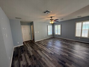 684 Magrath St in Las Vegas, NV - Building Photo - Building Photo