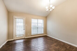 5800 Magnum Dr in Arlington, TX - Building Photo - Building Photo