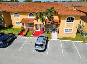 7698 W 34th Ln in Hialeah, FL - Building Photo