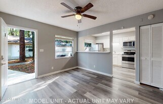 5424 101st St in Jacksonville, FL - Building Photo