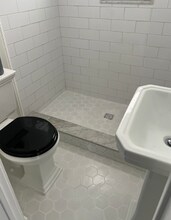 409 Wheeling Way, Unit 409 in Los Angeles, CA - Foto de edificio - Building Photo