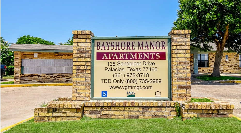 Bayshore Manor Apartments in Palacios, TX - Foto de edificio