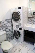 LEXINGTON AVE., Unit 11 in New York, NY - Building Photo - Building Photo