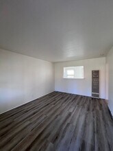 2162 Felspar St in San Diego, CA - Building Photo - Building Photo