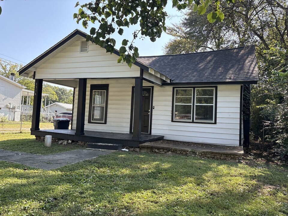 1316 West End Ave in Chattanooga, TN - Building Photo