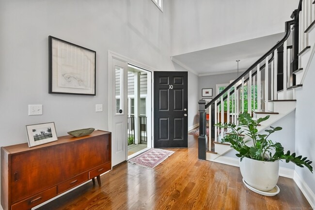8 View St in Greenwich, CT - Building Photo - Building Photo
