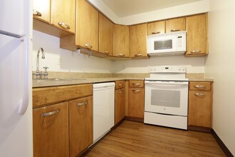 Bridgewater Apartments in Brookhaven, PA - Building Photo - Interior Photo