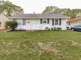 175 Du Bourg Ln in Florissant, MO - Building Photo