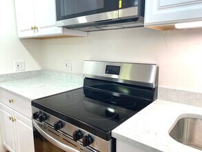 197 W Wyoming Ave in Melrose, MA - Foto de edificio - Building Photo