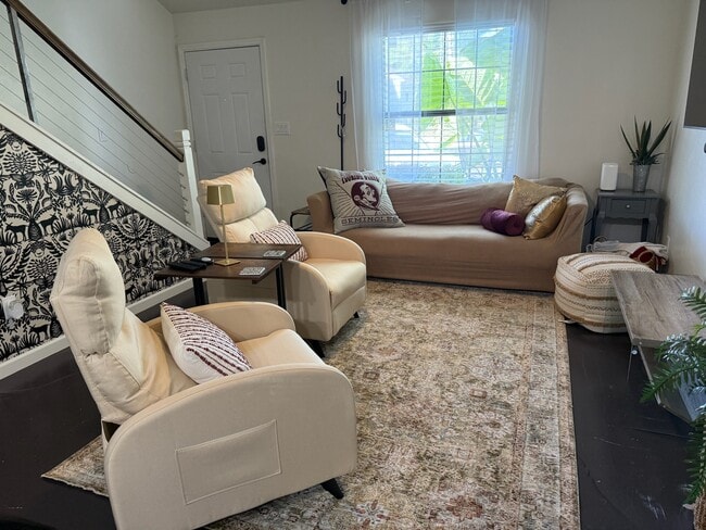 301 S Lipona Rd, Unit 8 in Tallahassee, FL - Foto de edificio - Building Photo