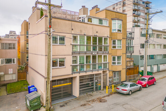 Parkside Place in Vancouver, BC - Building Photo - Building Photo