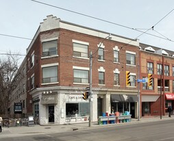 2102-2106 Queen St in Toronto, ON - Building Photo