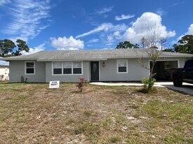 871 SW Dalton Ave in Port St. Lucie, FL - Building Photo