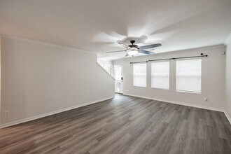 9917 Kingfisher Dr in Conroe, TX - Building Photo - Building Photo
