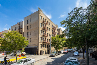 Warwick Court in New York, NY - Building Photo - Building Photo