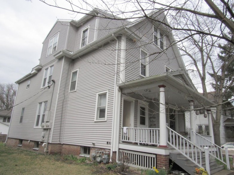 612 W California Ave, Unit 2 in Urbana, IL - Building Photo