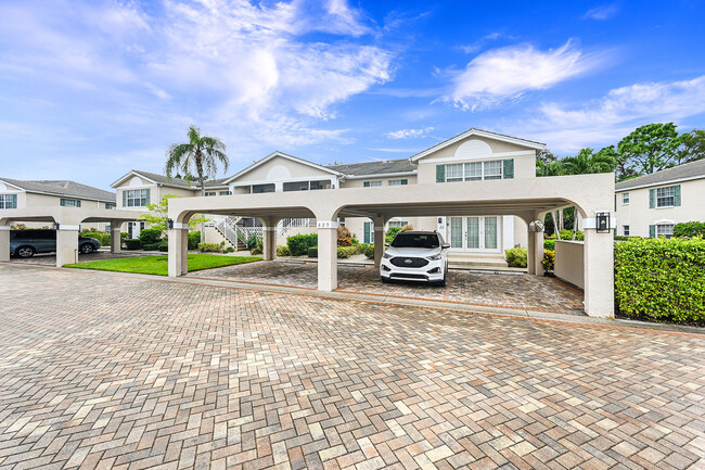 829 Tanbark Dr in Naples, FL - Foto de edificio - Building Photo