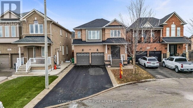 property at 8 Griffith Ct