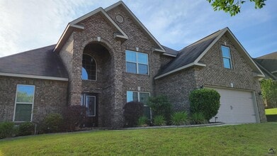 105 Fortune Way in Bonaire, GA - Building Photo - Building Photo