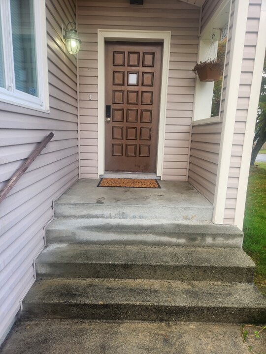 25324 38th Ave S in Kent, WA - Building Photo