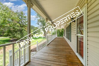 8605 Haw River Rd in Oak Ridge, NC - Building Photo - Building Photo