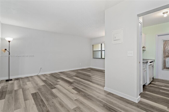 1420 Atlantic Shores Blvd in Hallandale Beach, FL - Building Photo - Building Photo