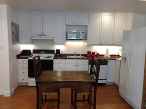 8 Elam Ct, Unit 8A in Durham, NC - Building Photo - Building Photo