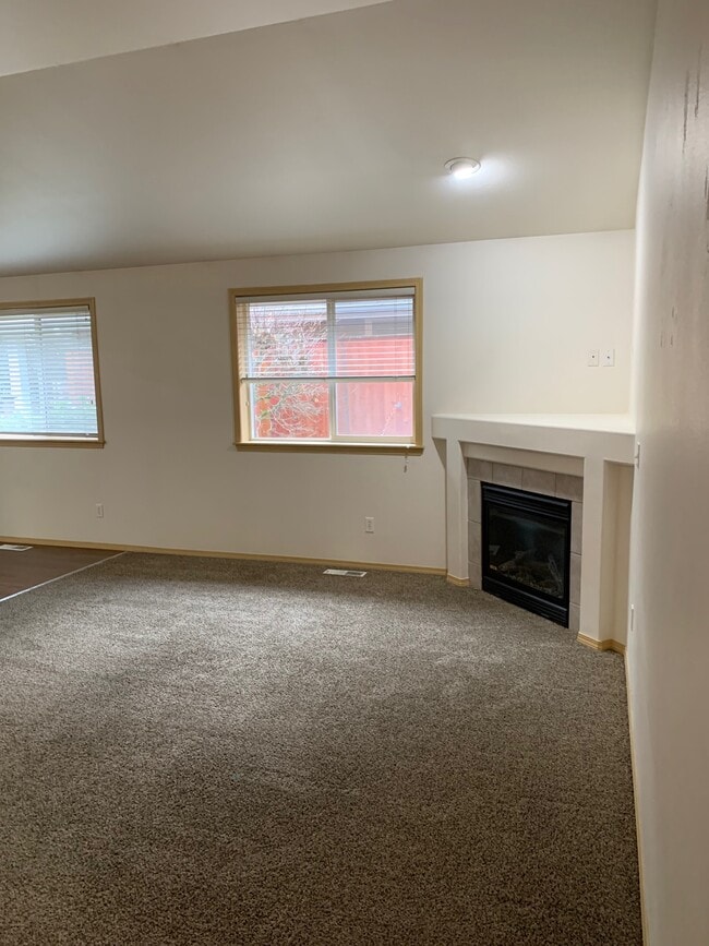 13326 112th Ave E, Unit 13326 in Puyallup, WA - Building Photo - Building Photo