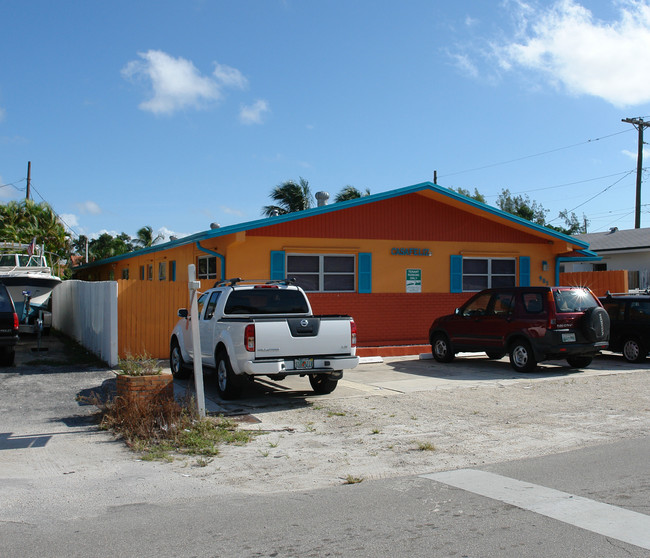 905 SE 15th St in Fort Lauderdale, FL - Foto de edificio - Building Photo