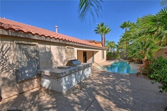 1310 Autumn Wind Way in Henderson, NV - Building Photo - Building Photo