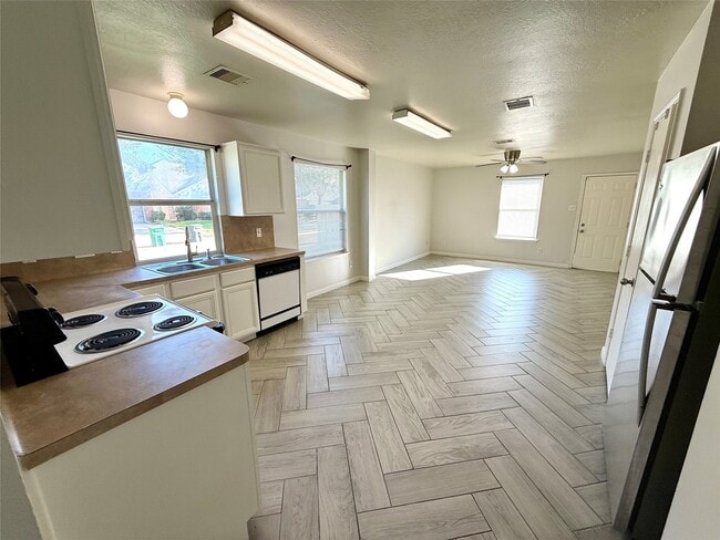 10811 Tallow Briar Ln