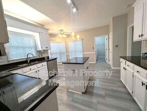 9300 Harris Glen Dr in Charlotte, NC - Building Photo - Building Photo