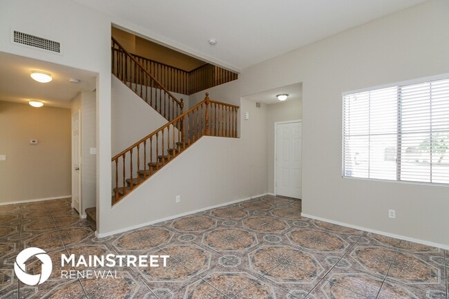 8341 W Hughes Dr in Phoenix, AZ - Building Photo - Building Photo