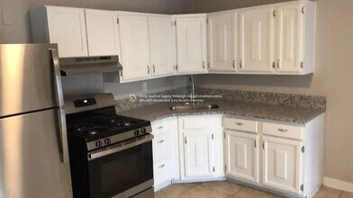 4406 Silver Leaf Dr in Louisville, KY - Building Photo - Building Photo