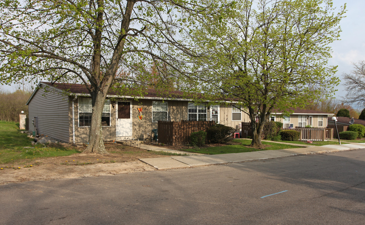 Brookwood Way Apartments in Mansfield, OH - Building Photo