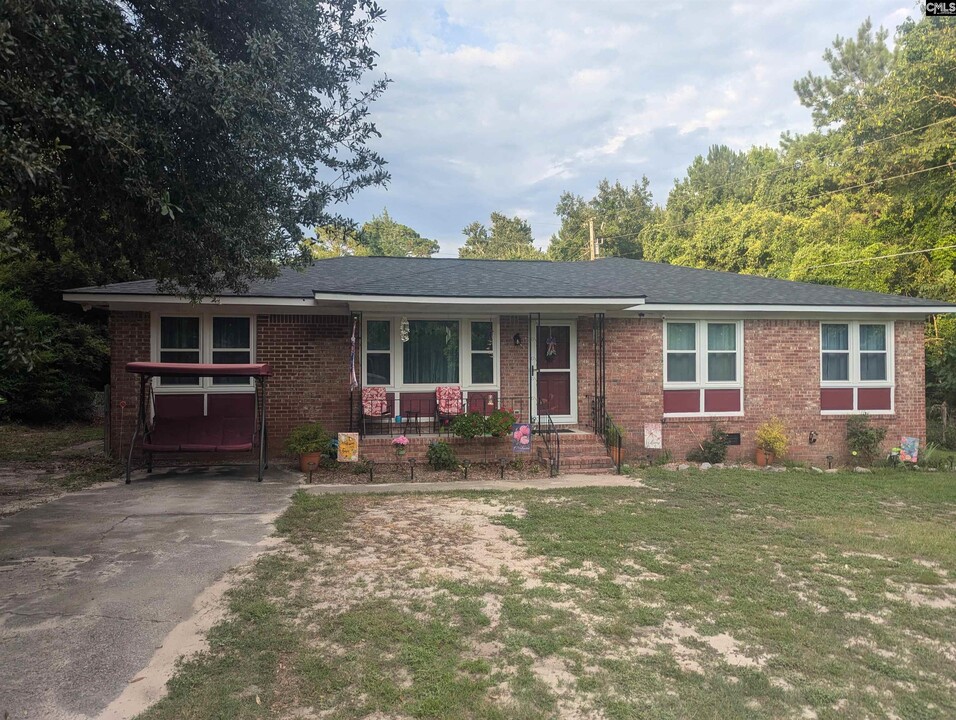 207 Summerwood Cir in West Columbia, SC - Building Photo