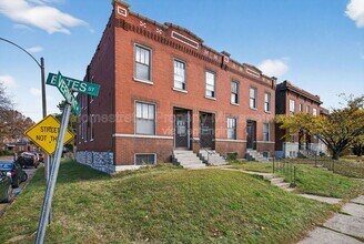 551 Bates St in St. Louis, MO - Foto de edificio - Building Photo