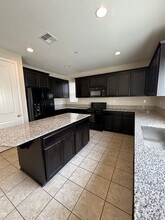 4717 Dartmoor Dr in Fairfield, CA - Building Photo - Building Photo