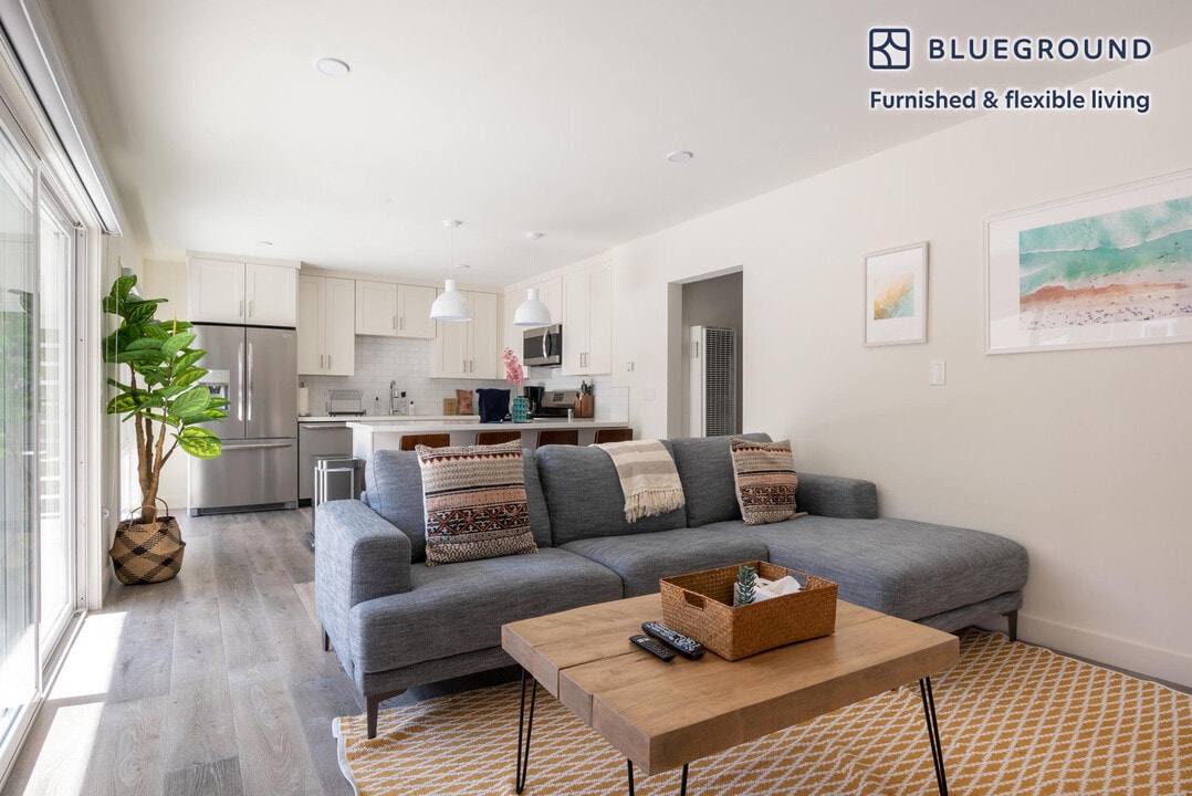 312 Calle Miramar in Redondo Beach, CA - Building Photo