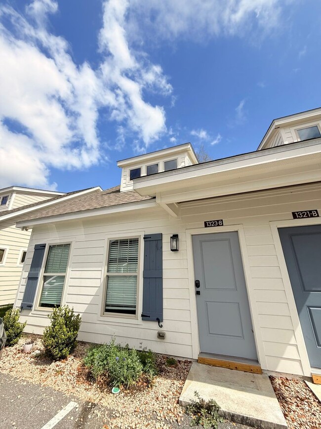 property at 1323 N Bronough St