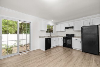 1392 Langholm Dr in Florissant, MO - Building Photo - Building Photo